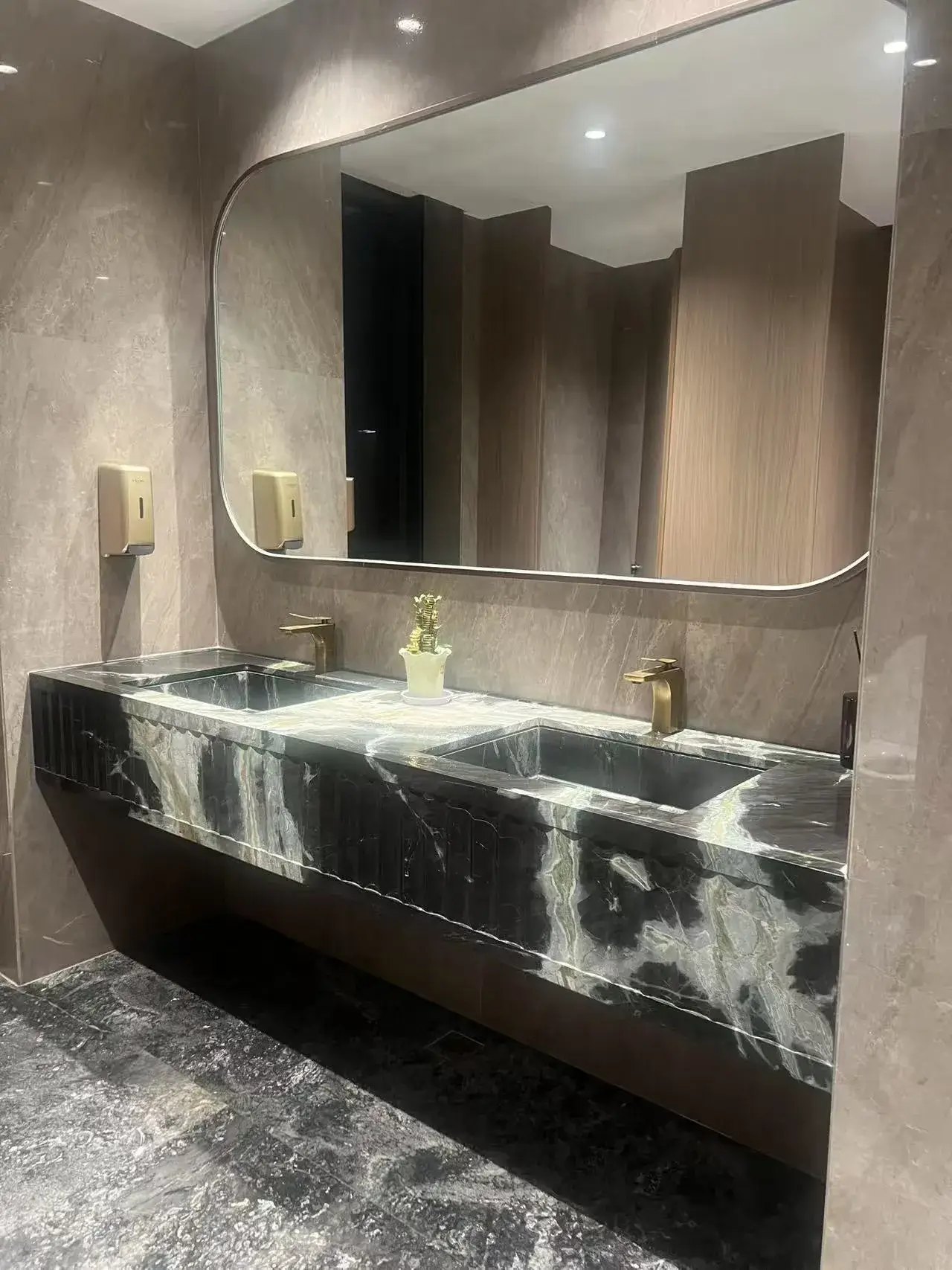 vanity top 31